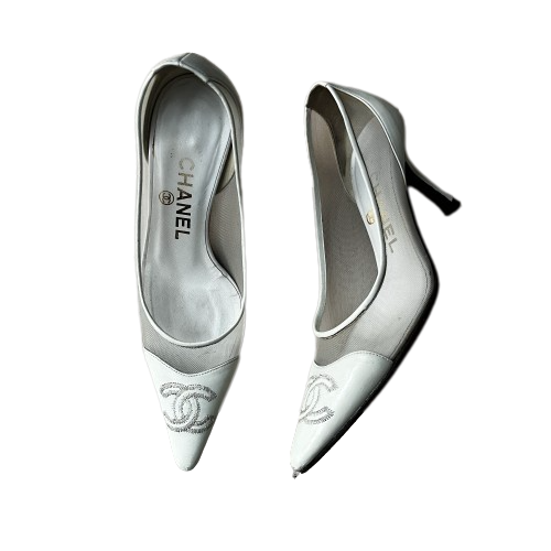 vintage chanel mesh logo pumps 34.5