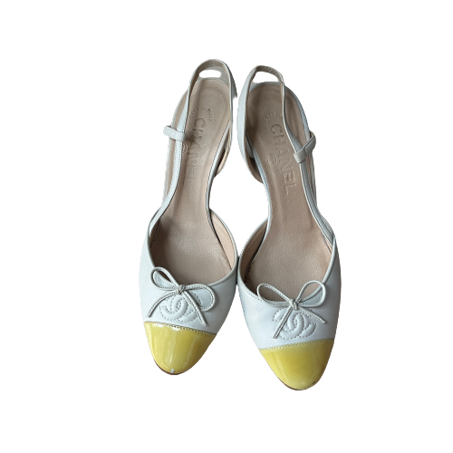 chanel two toned yellow toe cc slingbacks 35